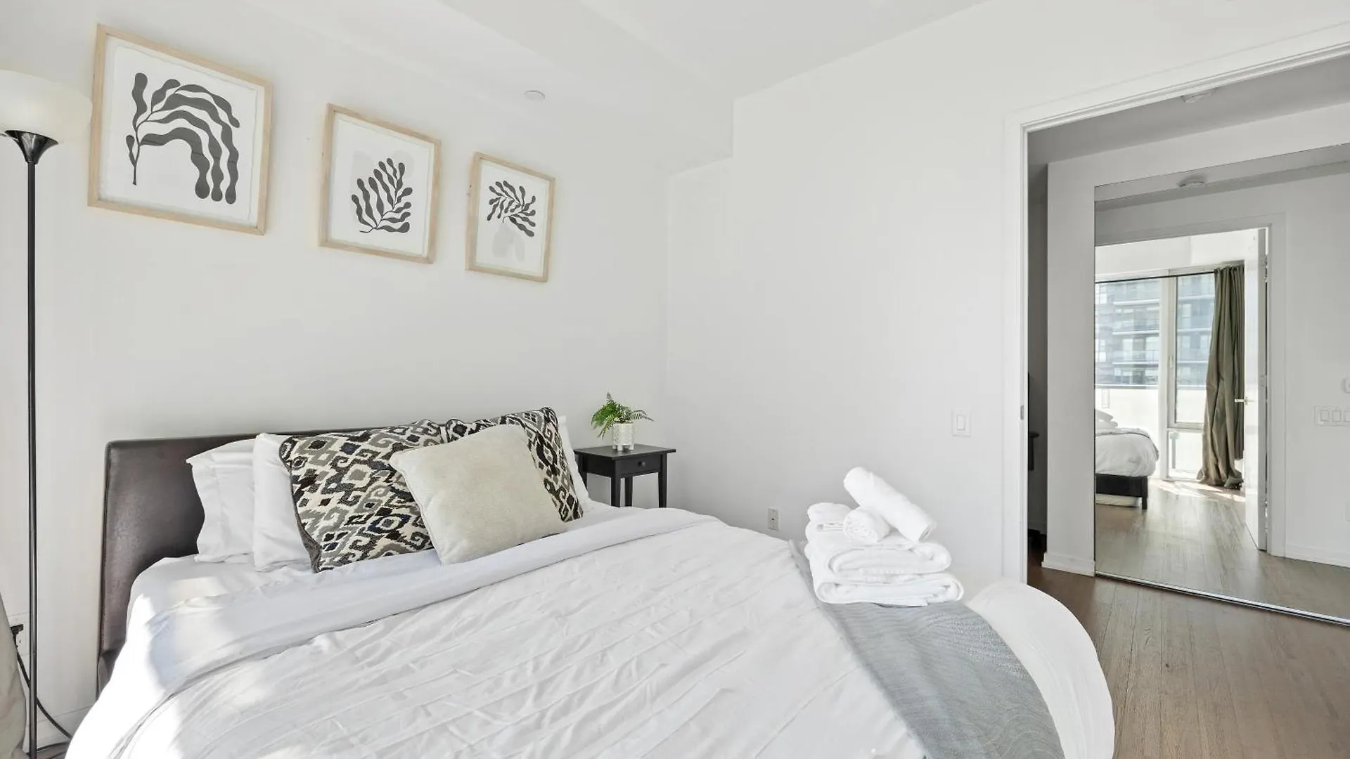 Cozy Downtown Toronto Suites