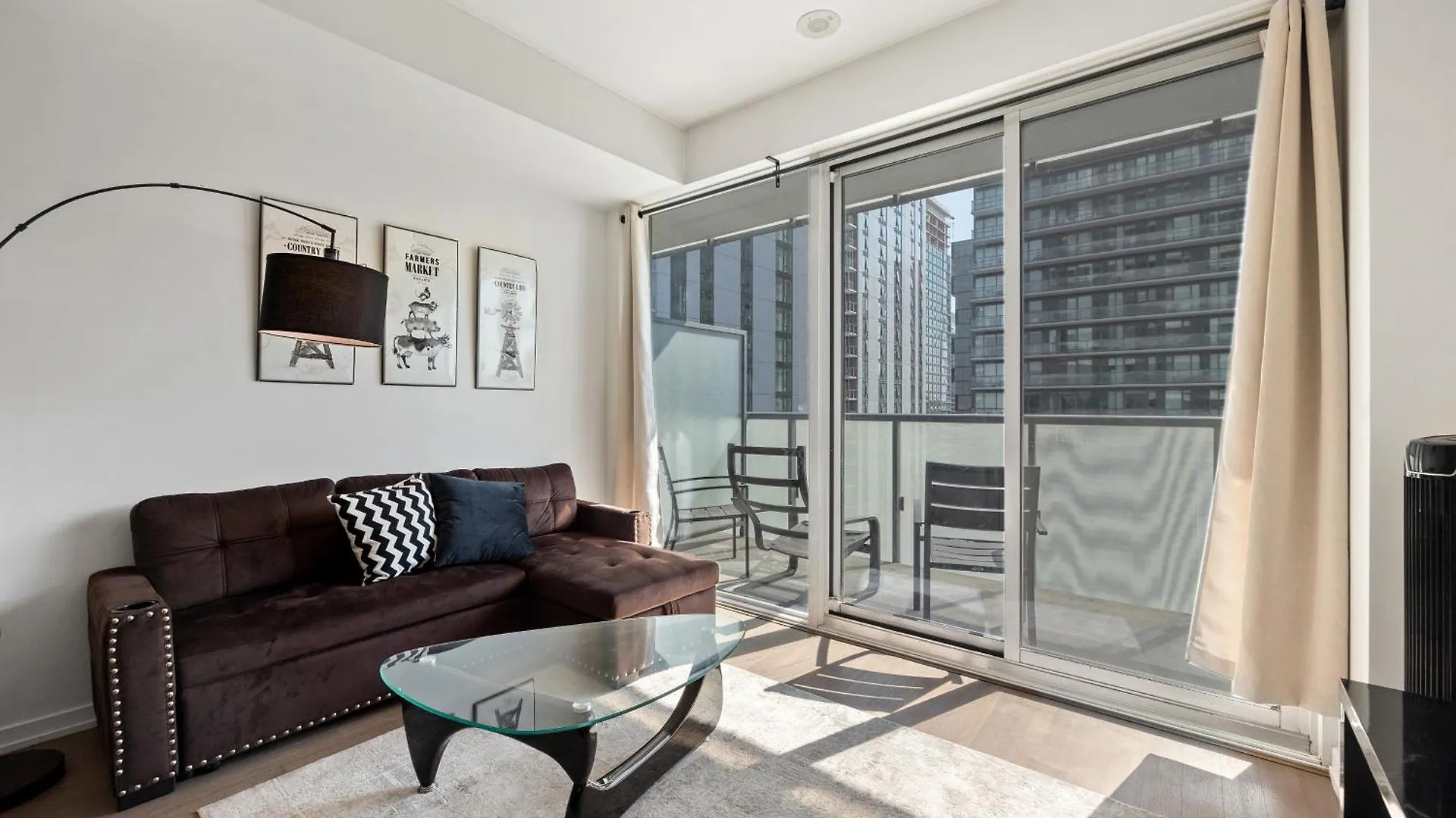 Cozy Downtown Toronto Suites Apartment