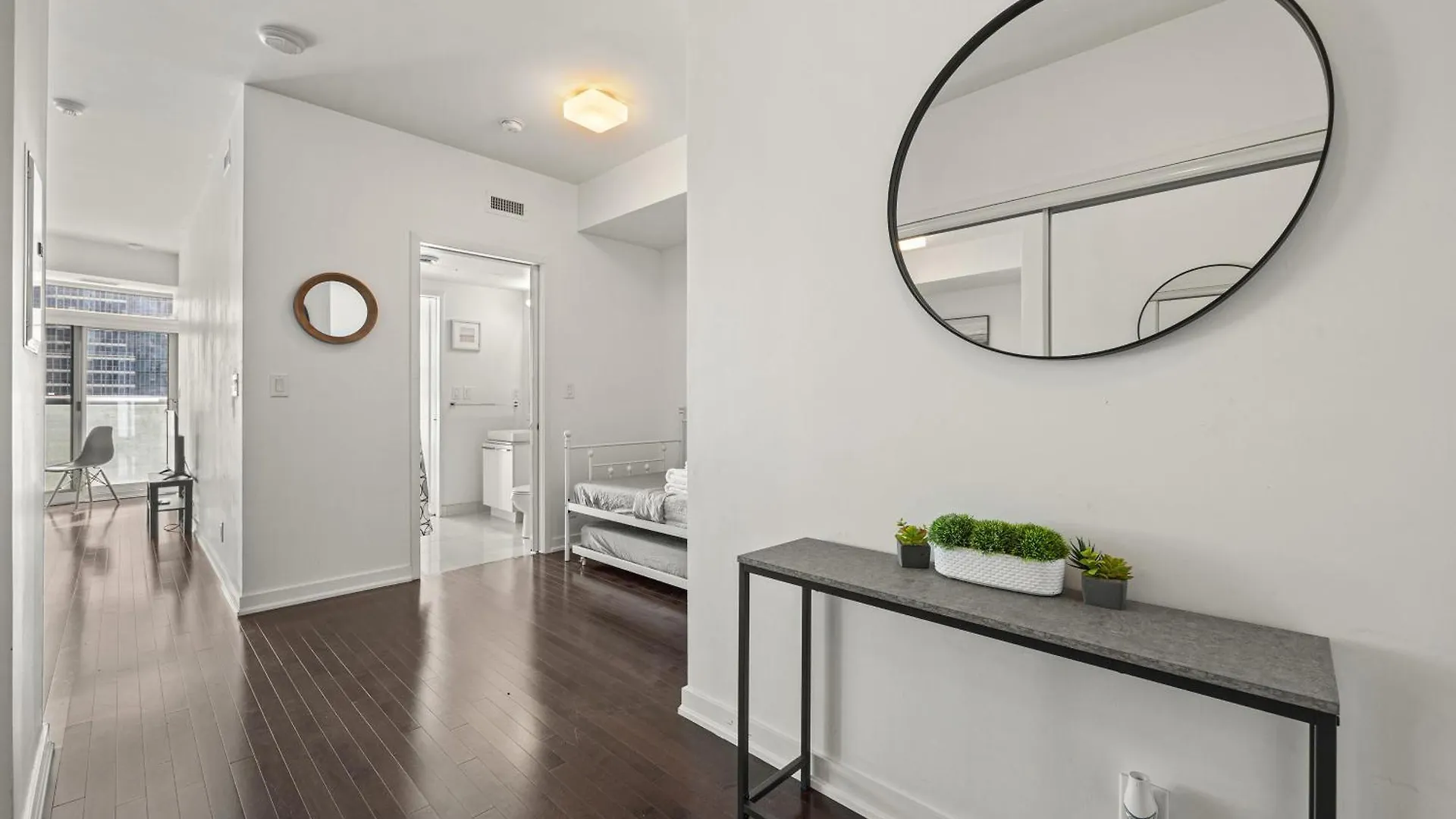 Cozy Downtown Toronto Suites Apartment