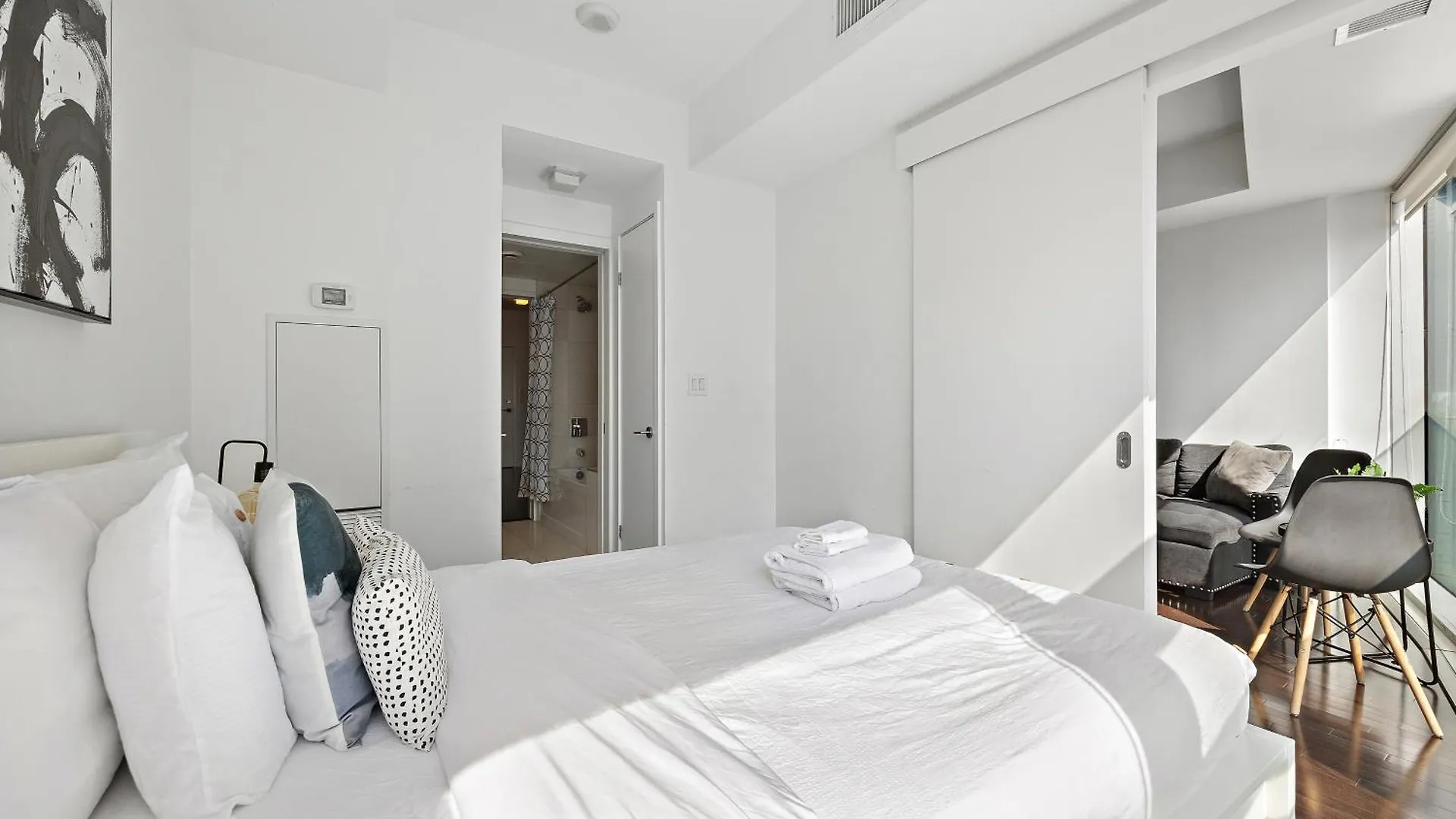 Apartment Cozy Downtown Toronto Suites