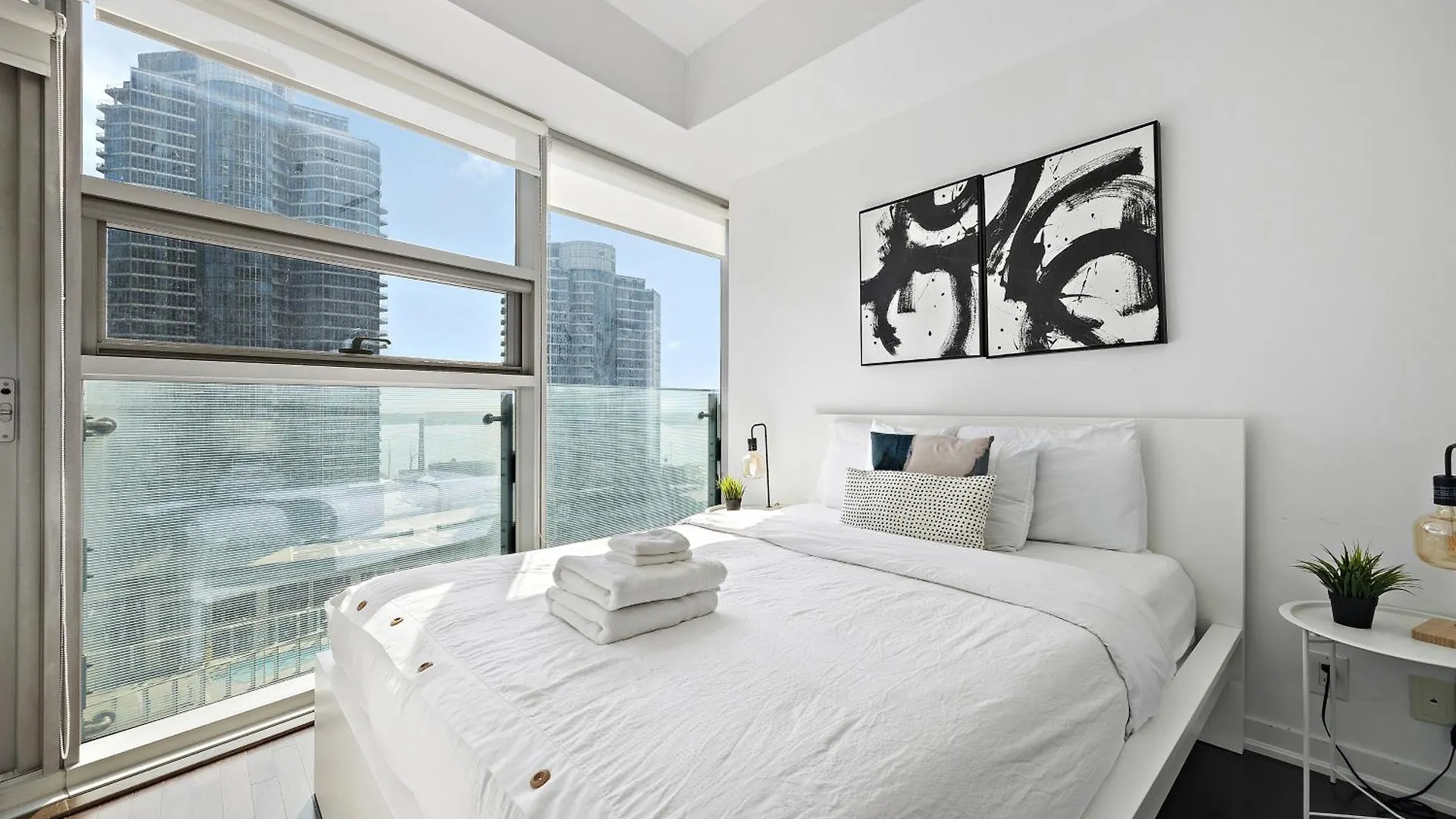 Cozy Downtown Toronto Suites Apartment