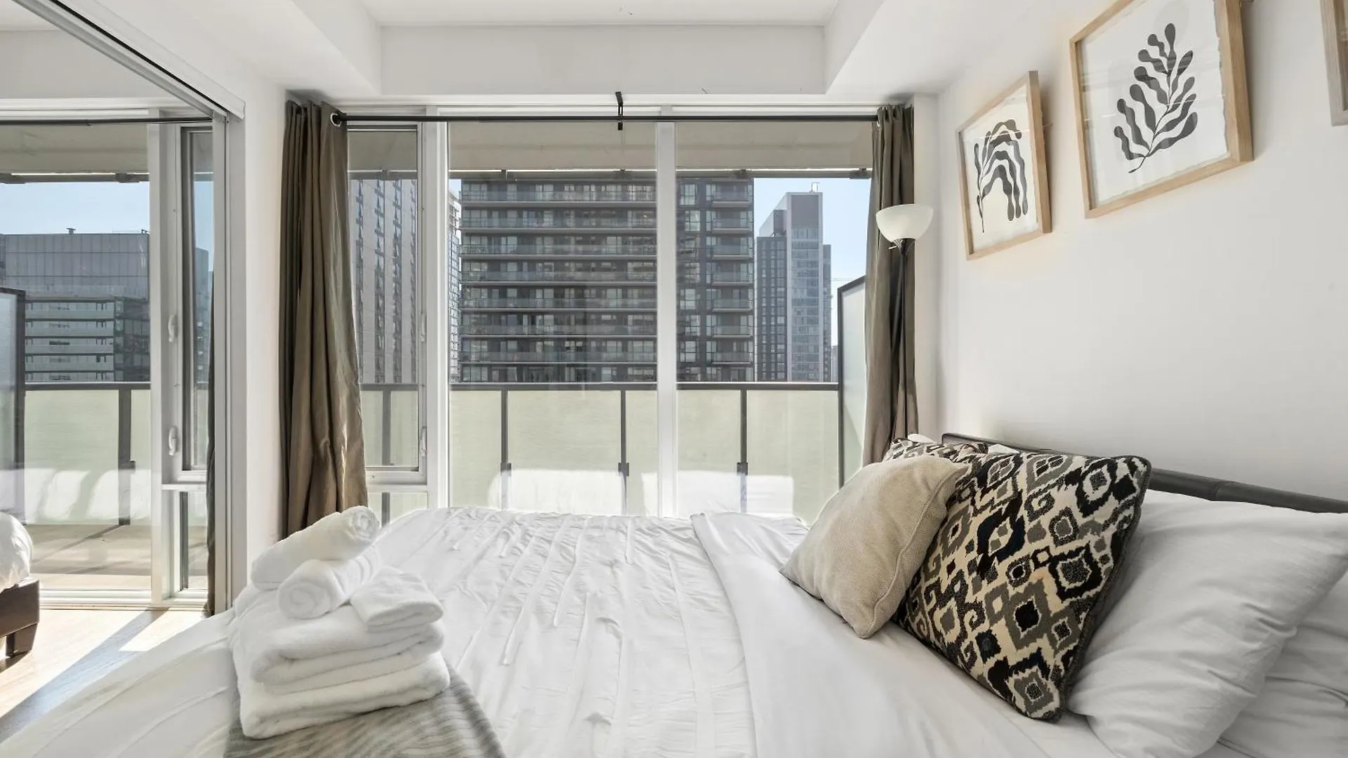 Cozy Downtown Toronto Suites