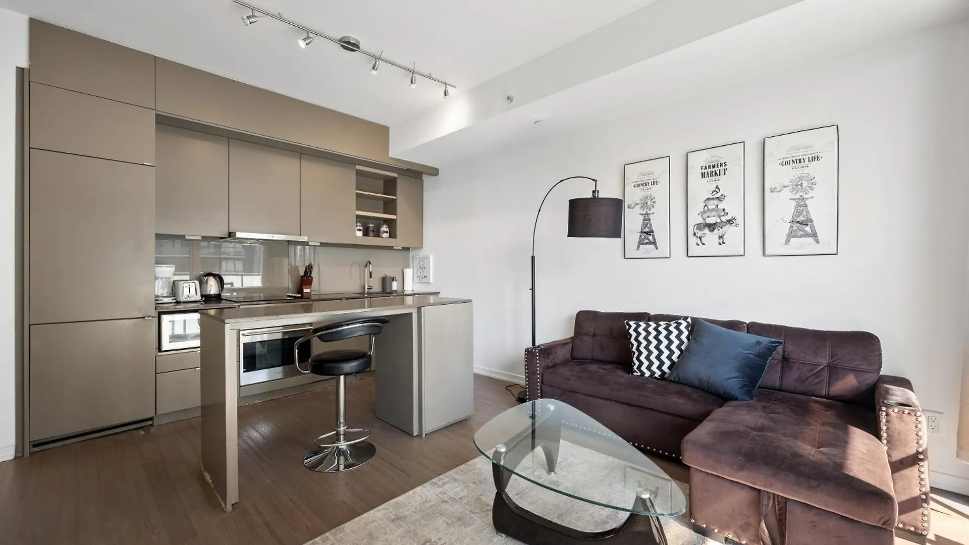 Cozy Downtown Toronto Suites