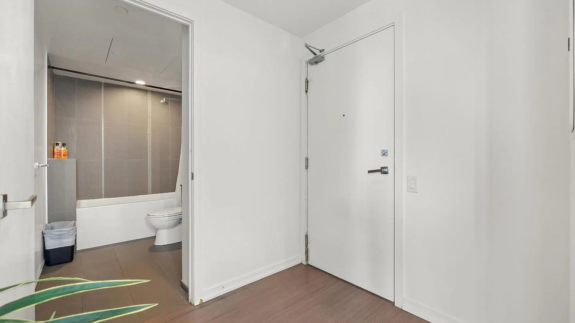Cozy Downtown Toronto Suites Apartment