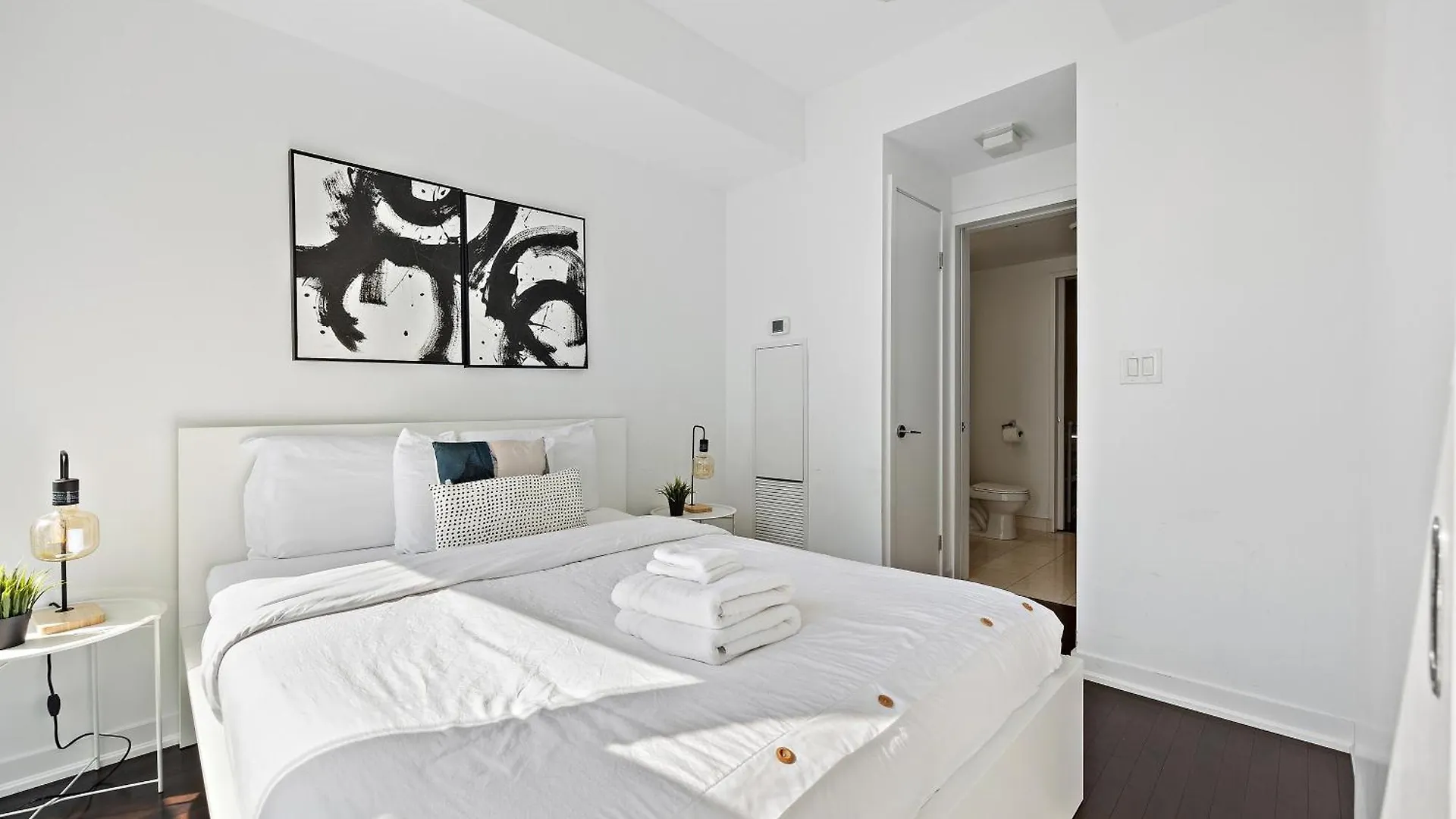 Apartment Cozy Downtown Toronto Suites Canada