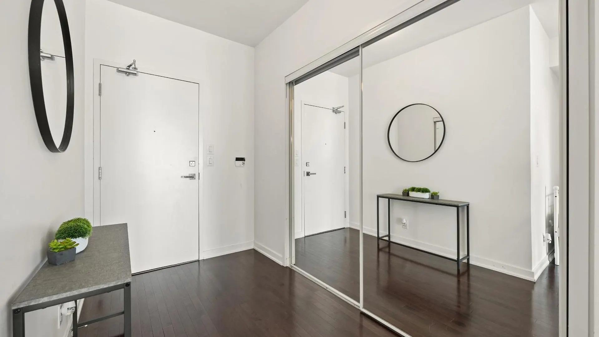 Cozy Downtown Toronto Suites 0*,  Canada